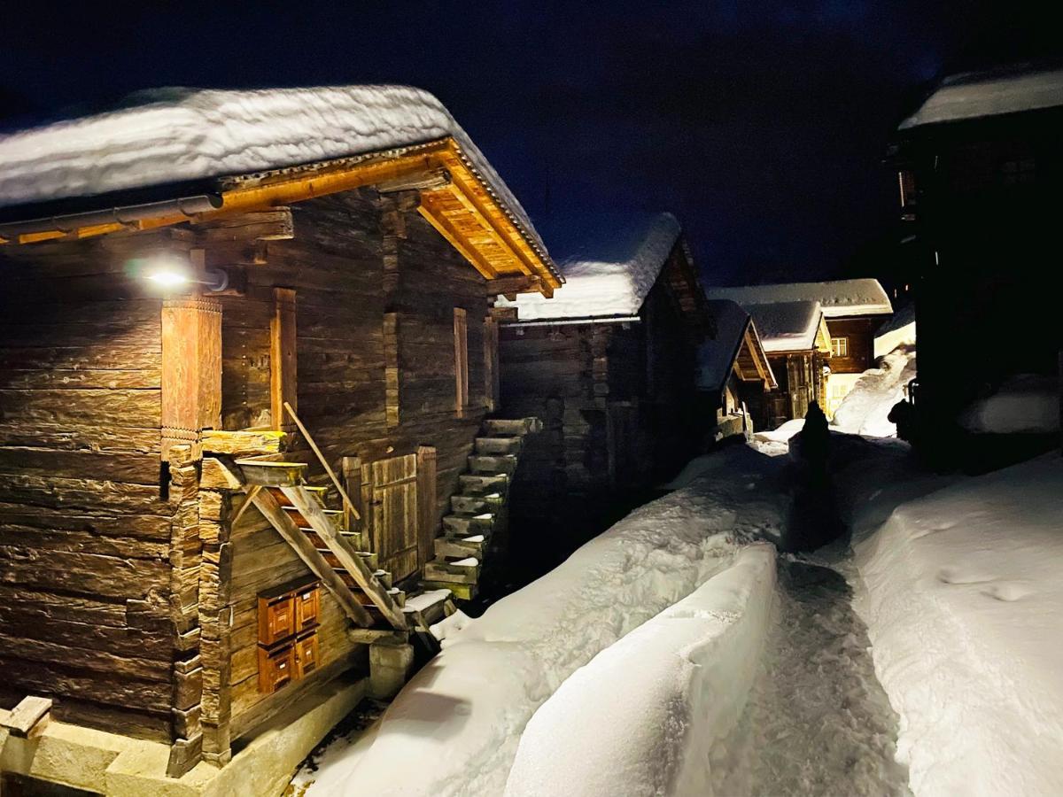 Denkmalgeschuetzter Spycher Total Renoviert Goms Extérieur photo
