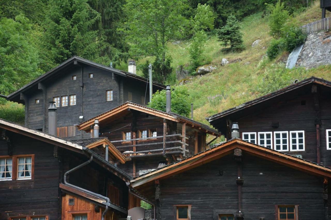 Denkmalgeschuetzter Spycher Total Renoviert Goms Extérieur photo